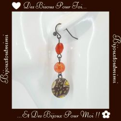 Boucles d'Oreilles Pendantes en Perles Oranges par Ikita Paris