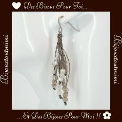 Boucles d'Oreilles Pendantes en Perles par Ikita Paris