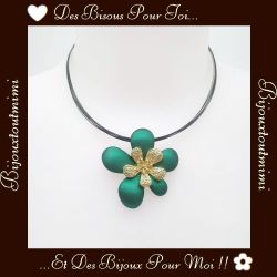 Superbe Collier & Pendentif Vert & Doré par Ikita Paris