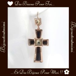 Boucles d'Oreilles Croix par Ikita Paris